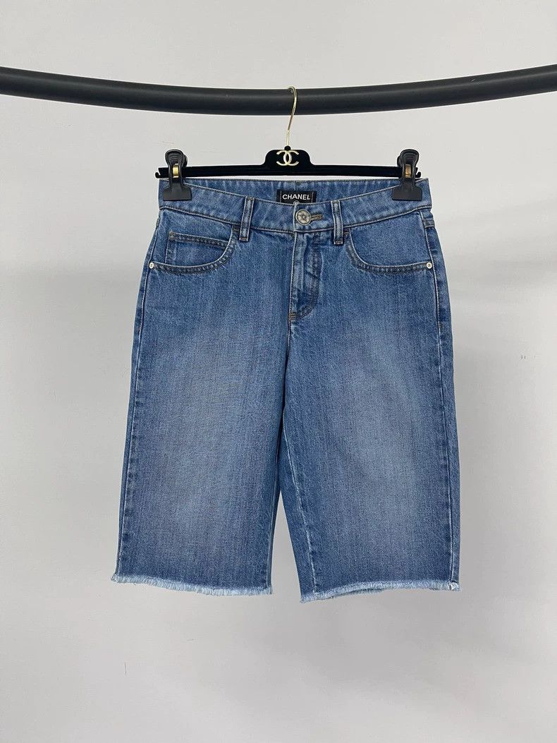 Chanel Feidong co-branded denim shorts