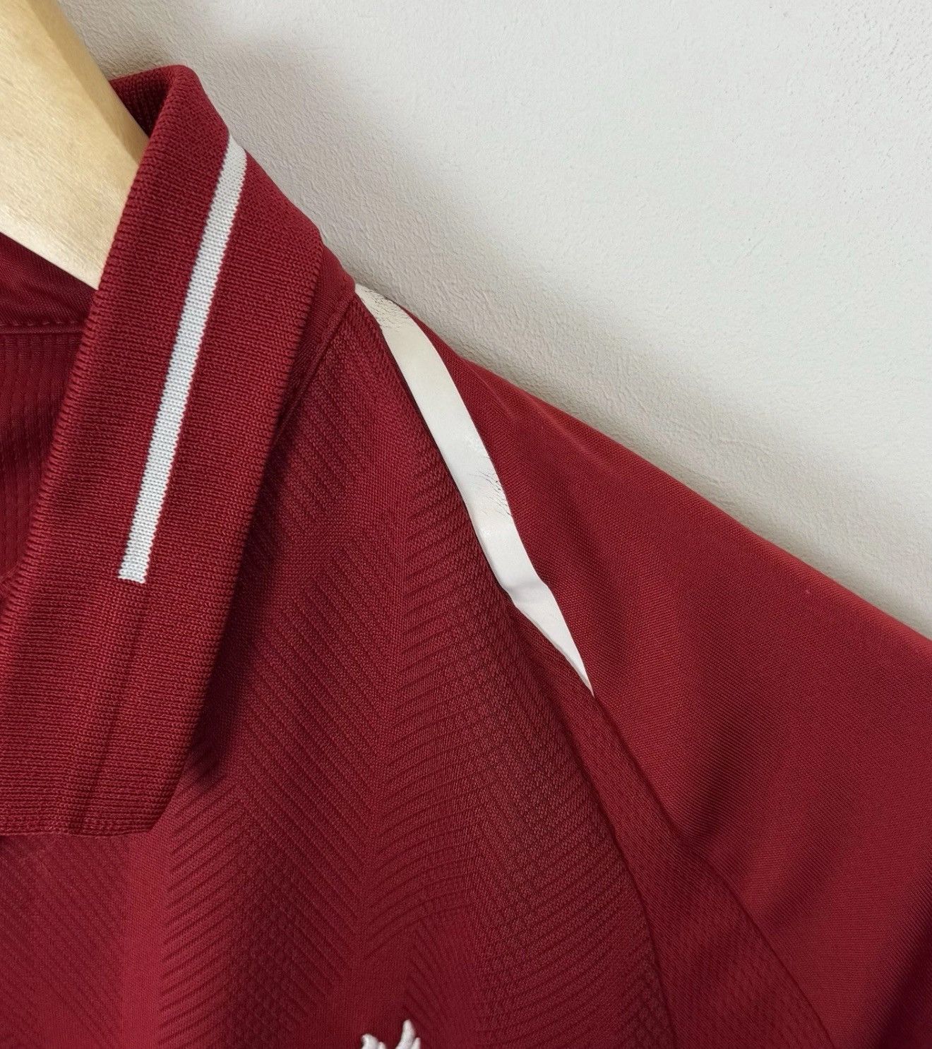New Balance Liverpool 2018 2019 Home Soccer Jersey Football Shirt Top Size US M / EU 48-50 / 2 - 4 Thumbnail
