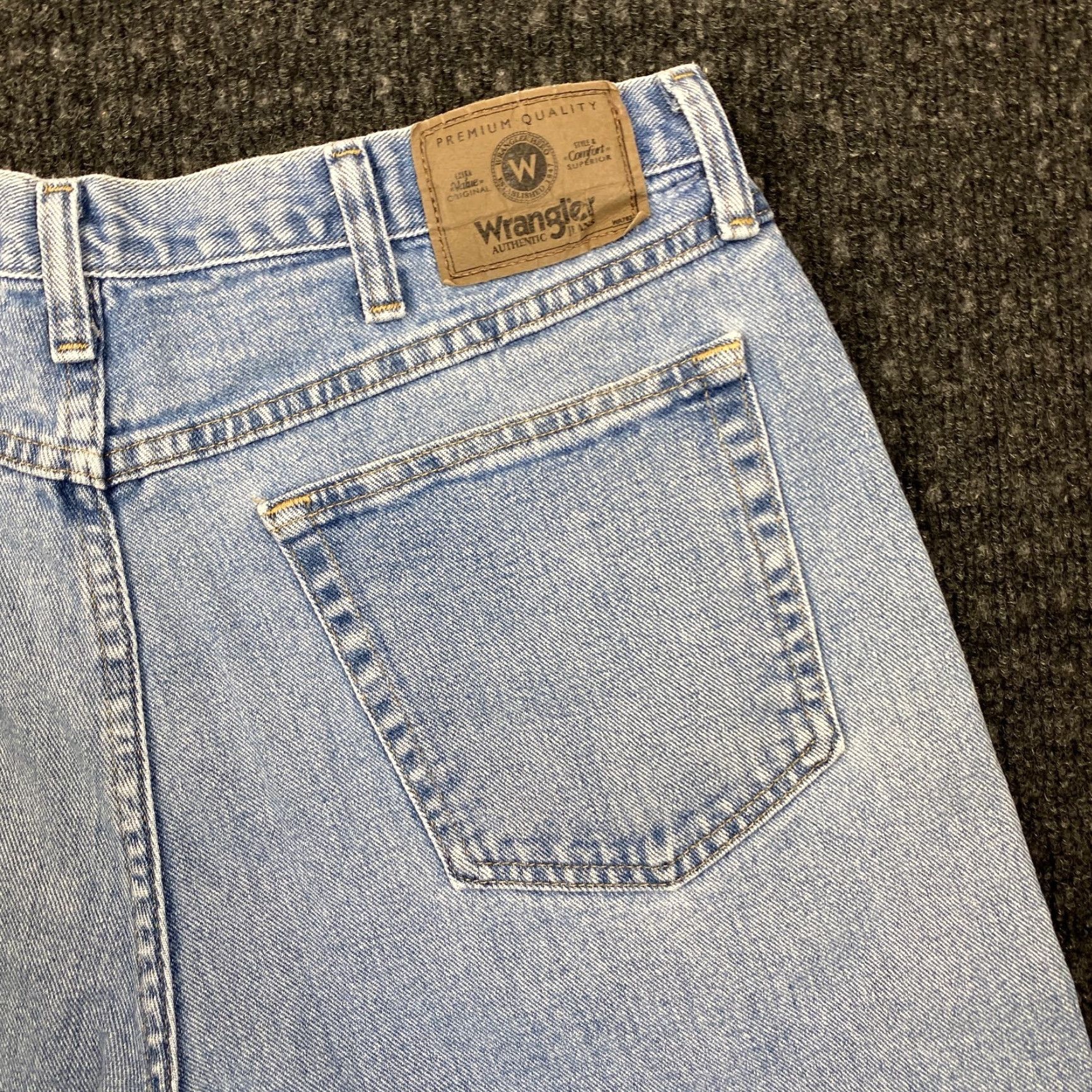 Wrangler VINTAGE Wrangler Jorts Jeans Denim Shorts Men 36 Light Blue Distressed 90s Y2K Bermuda Baggy 5-Pocket Denim Casual Vintage Mens Wrangler Jorts Size US 36 / EU 52 - 3 Thumbnail