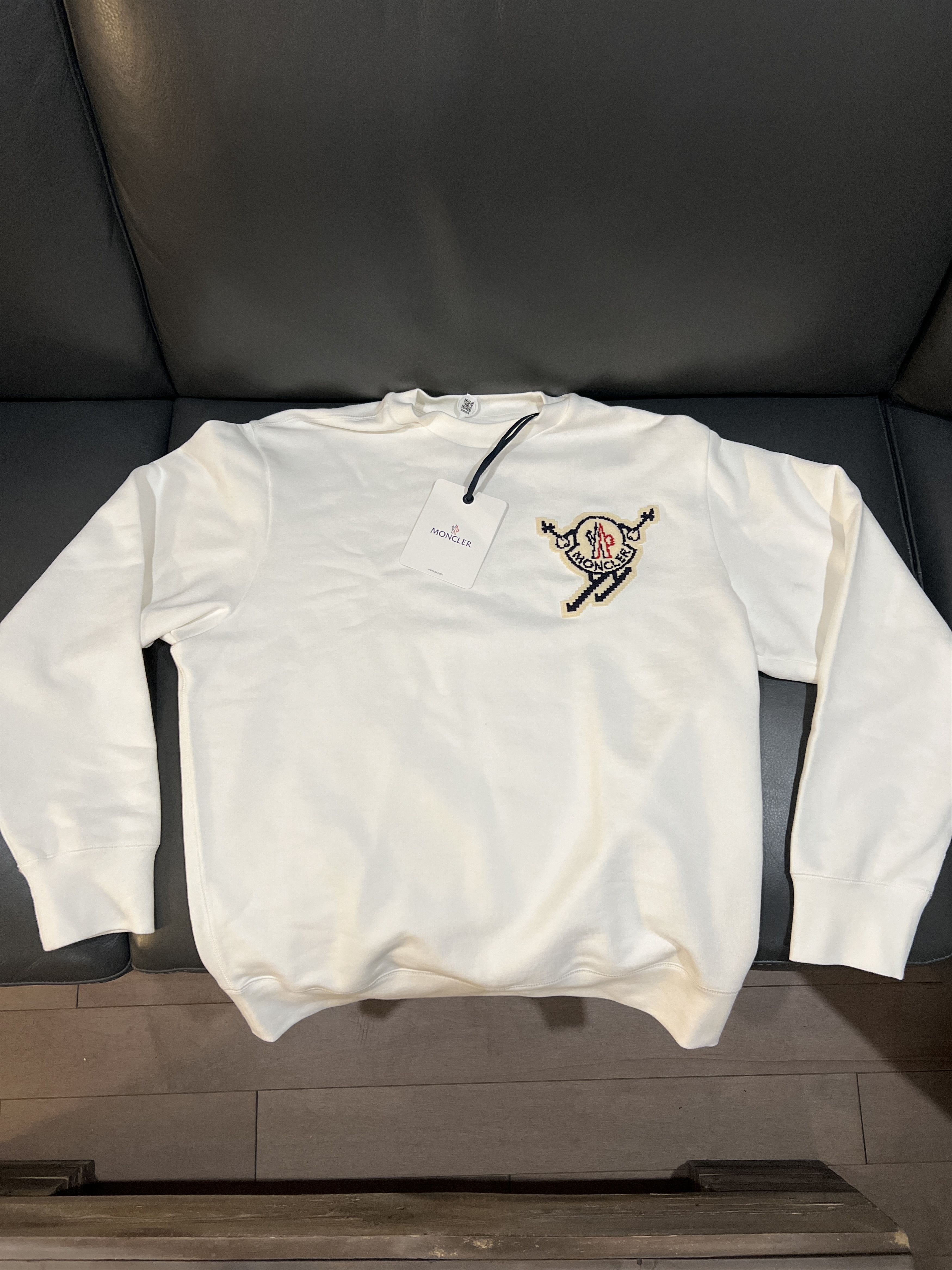 Moncler Moncler Logo Patch Crewneck Sweatshirt Size US XL / EU 56 / 4 - 1 Thumbnail