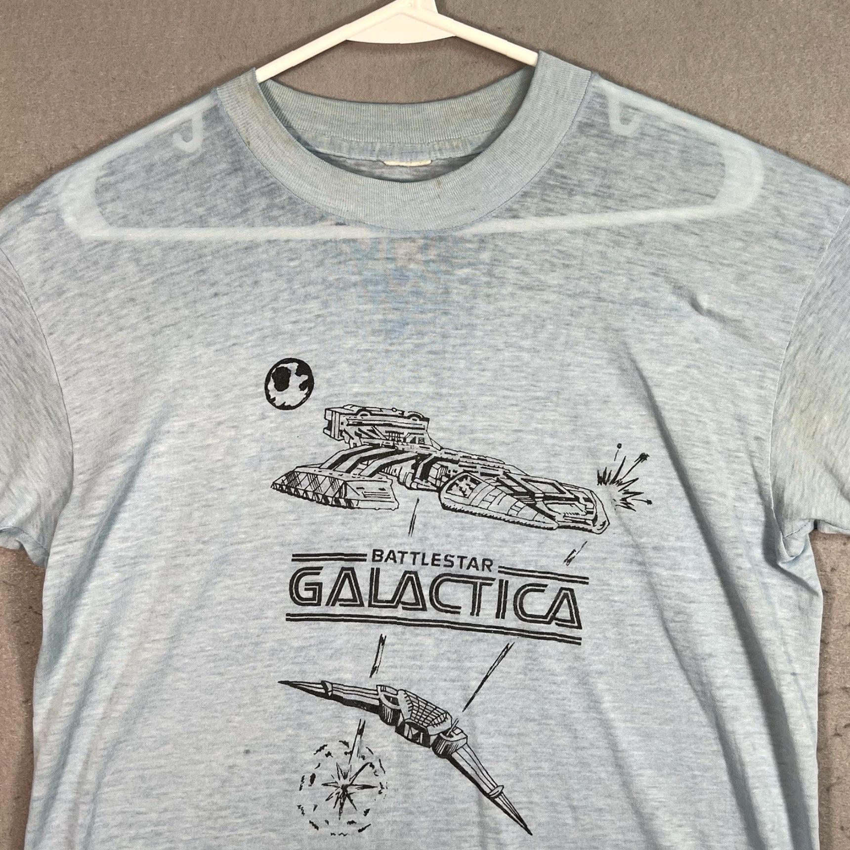 Vintage VINTAGE 70s Battlestar Galactica TV Show T Shirt Cotton Blend Graphic Tee Adult Medium Blue Mens Size US M / EU 48-50 / 2 - 2 Thumbnail