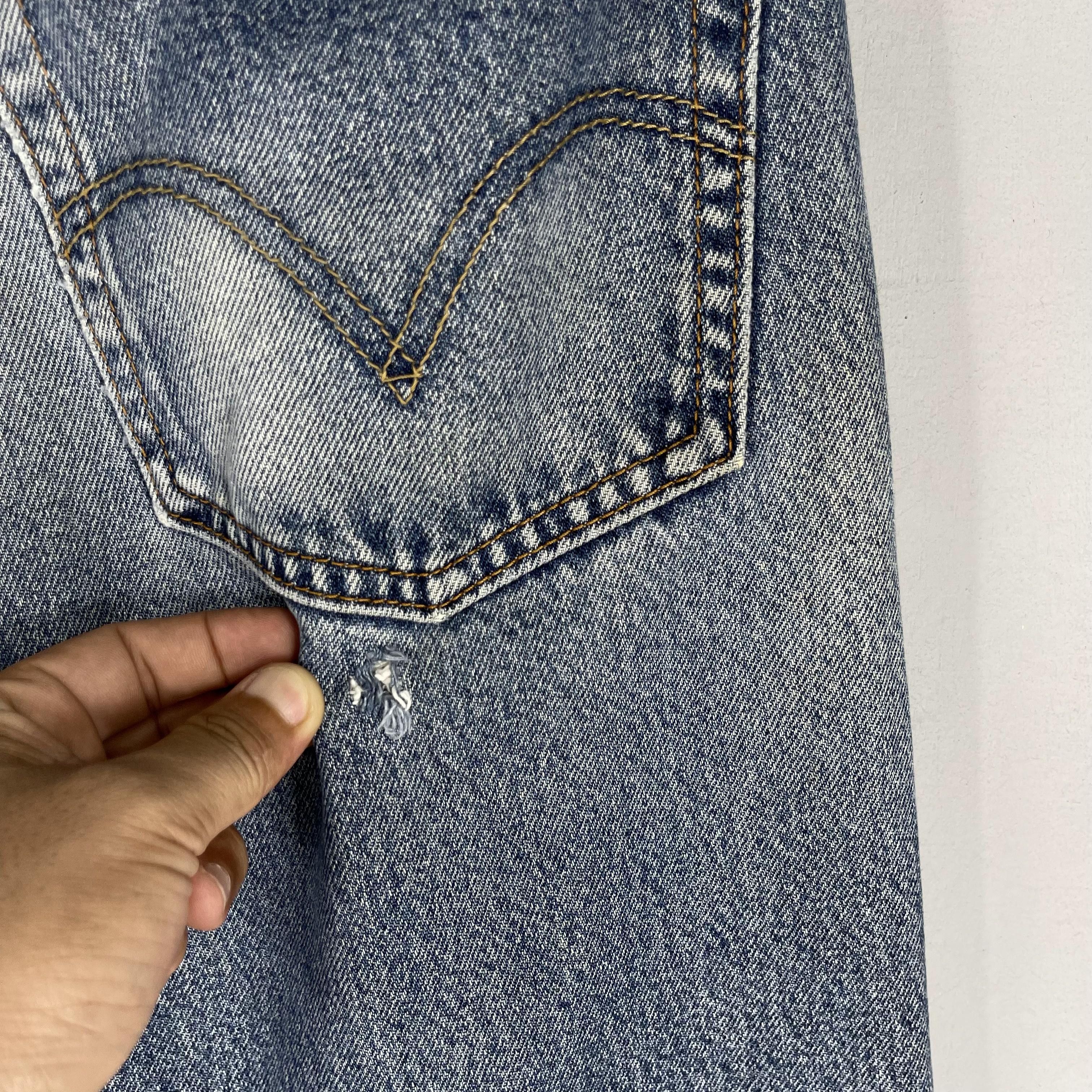 Levi's × Vintage W37 L33 Vintage Levis 505 Distressed Ripped Jeans Size US 37 - 9 Thumbnail