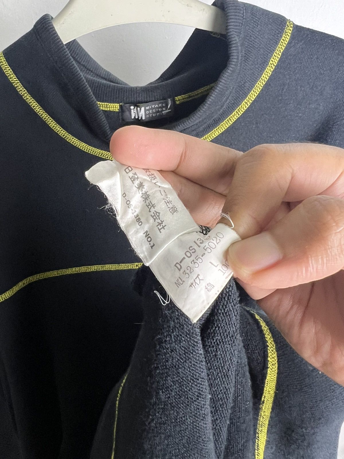 Issey Miyake × Vintage 1990s Issey Miyake Contrast Stitch Mock Neck Sweatshirts Size US L / EU 52-54 / 3 - 3 Thumbnail