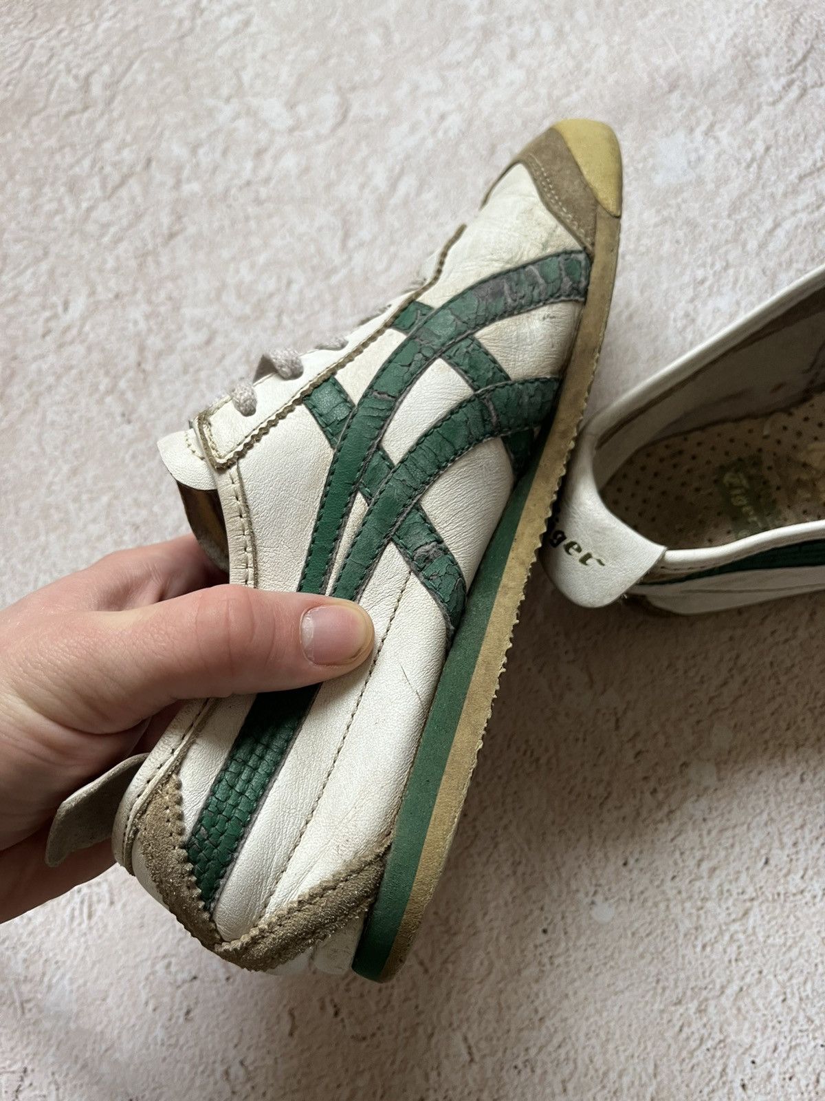 Asics Onitsuka Tiger Vintage Leather Sneakers — Green/White Size US 7 / EU 40 - 10 Thumbnail