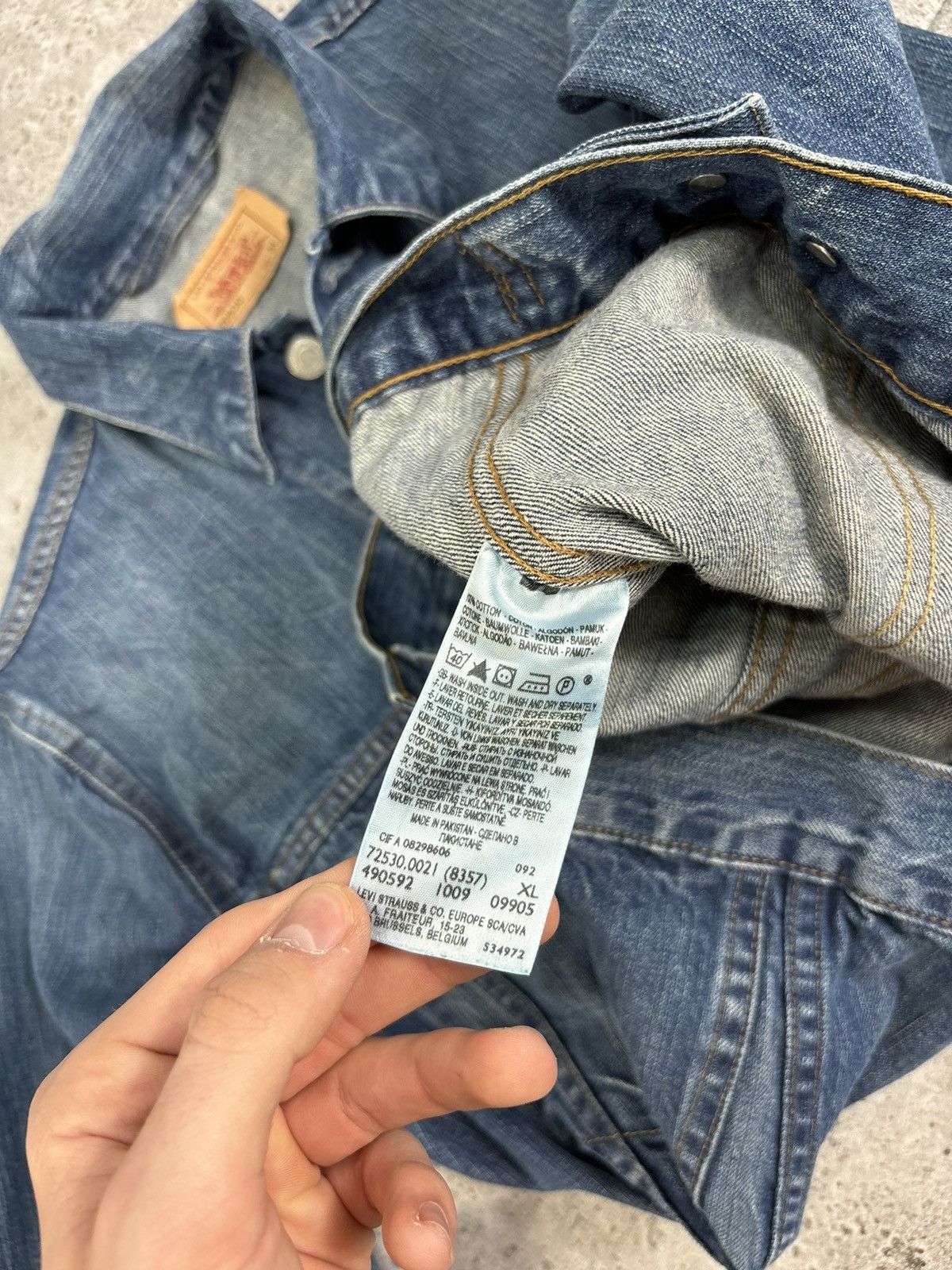 Levi's × Levi's Vintage Clothing Vintage Denim Trucker Jacket Levis Faded Blue 90s USA Japan Size US L / EU 52-54 / 3 - 10 Thumbnail