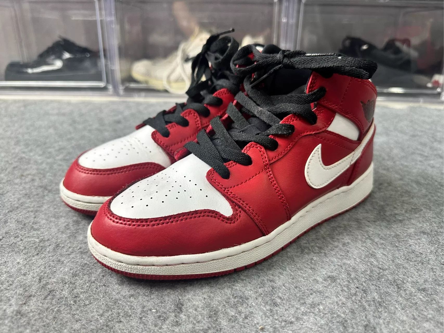 Nike Nike Red Lowtop Sneakers 6.5 Men Size US 6.5 / EU 39-40 - 1 Thumbnail