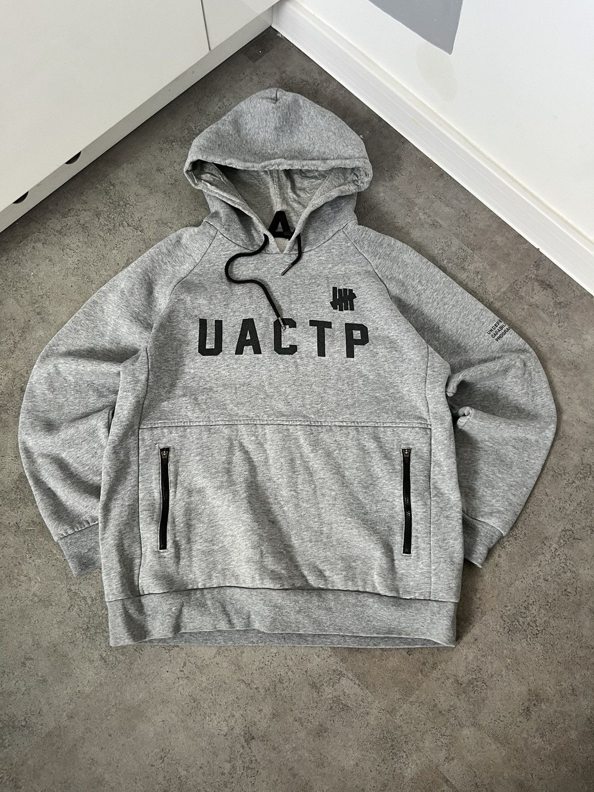 Undefeated × Vintage Undefeated x UACTP Grey Hoodie Size S Size US S / EU 44-46 / 1 - 4 Thumbnail