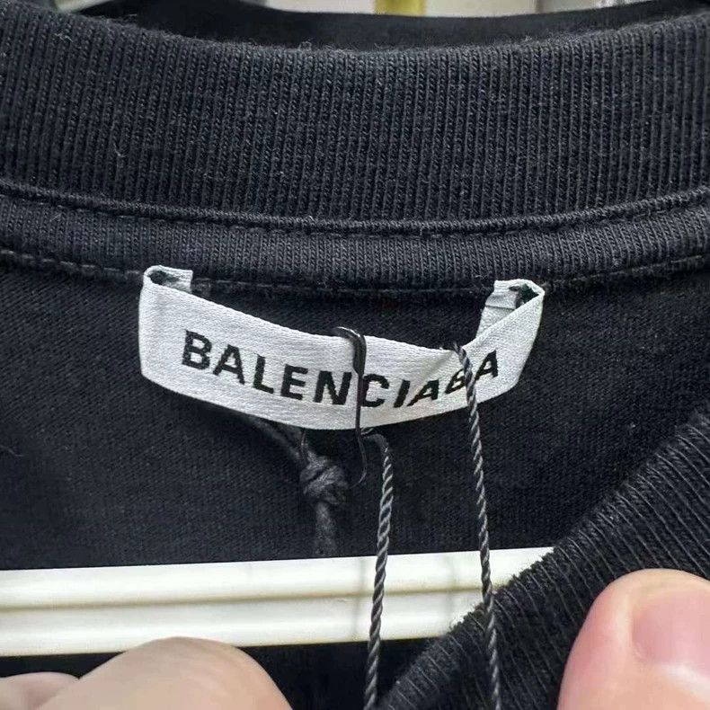Balenciaga Balenciaga Crew Short Sleeve Size US S / EU 44-46 / 1 - 2 Thumbnail