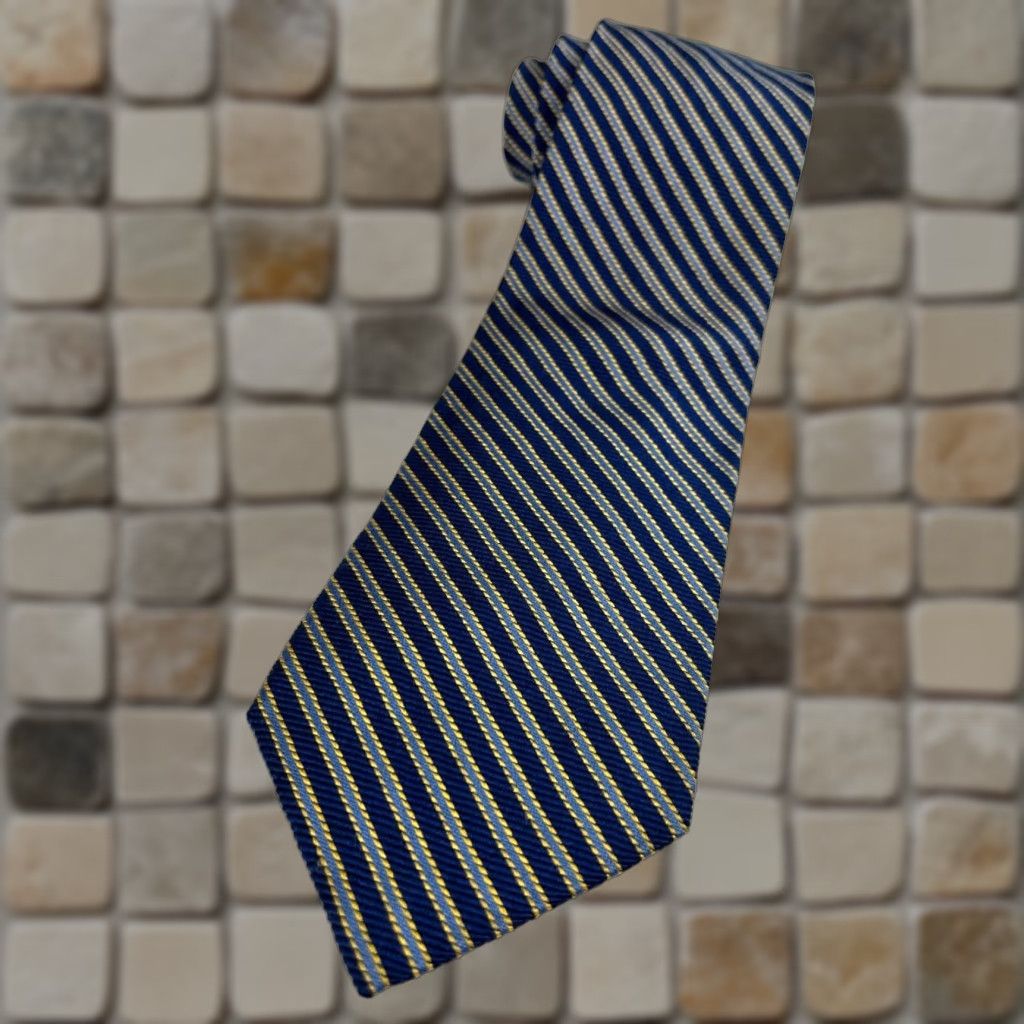 Brooks Brothers BROOKS BROTHERS Makers Silk Tie Striped Men’s Silk Tie Woven in England Made in USA 57"-60" Wide Blue 3.75" Classic Length Men's Tie Size ONE SIZE - 1 Thumbnail