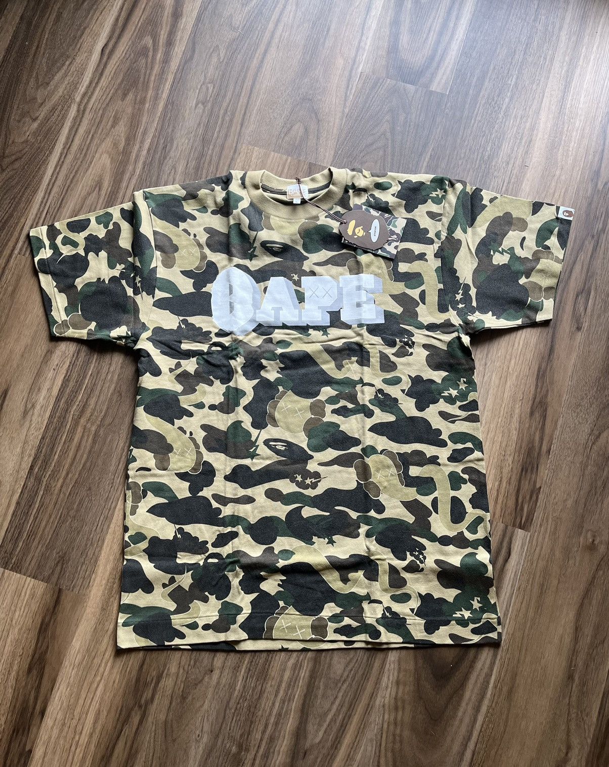 Bape × Kaws 2005 Bape x Kaws Bendy 1st Camo Tee Size US L / EU 52-54 / 3 - 1 Thumbnail