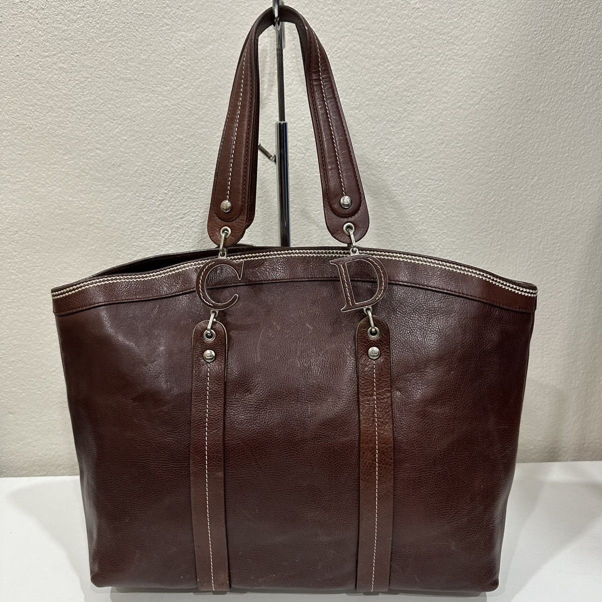 Dior ‼️YES‼️ CHRISTIAN DIOR LEATHER ROMANTIC FLOWERS TOTE BAG Size ONE SIZE - 3 Thumbnail