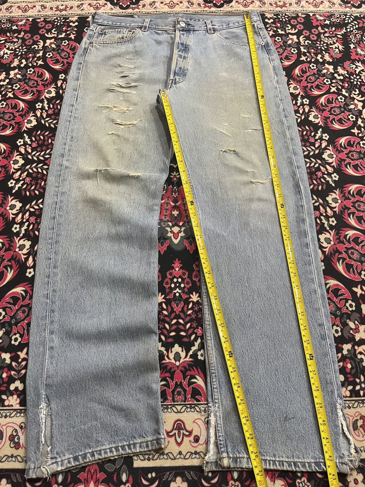 Levi's Vintage 90s Levi’s 501 Buttonfly Light Blue Washed Rip Jeans Size US 36 / EU 52 - 16 Thumbnail