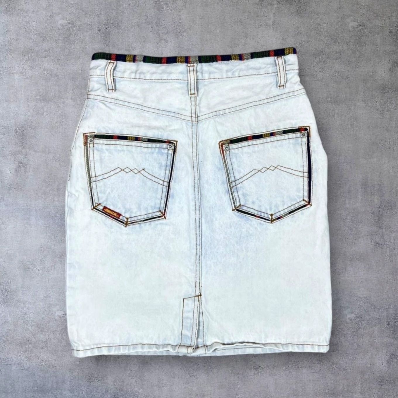 Jordache VINTAGE Jordache Light Blue Denim Y2K Patterned Trim Mini Skirt Women XS Size 26" / US 2 / IT 38 - 2 Thumbnail