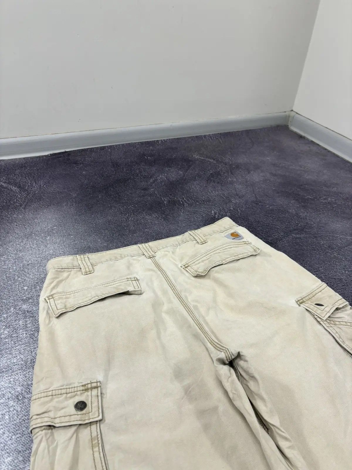 Carhartt × Vintage Vintage Carhartt Y2K Relaxed Fit Military Hype Cargo Shorts Size US 34 / EU 50 - 4 Thumbnail