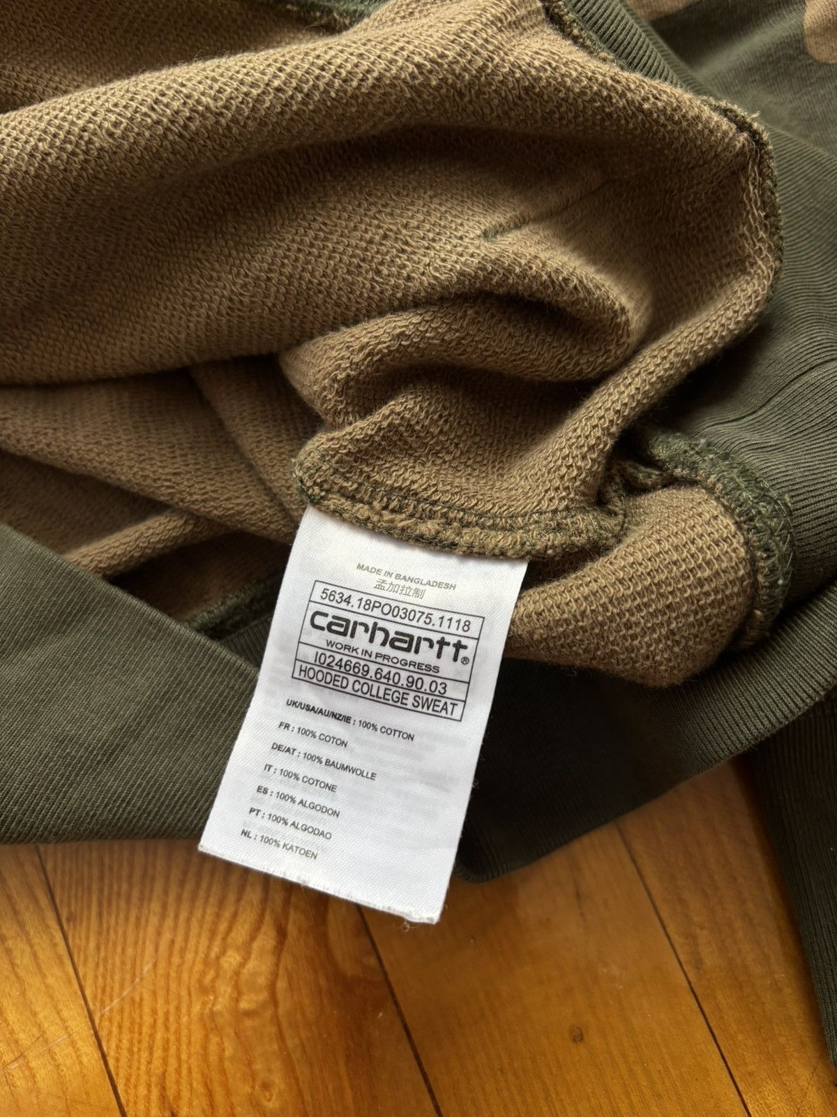 Carhartt Vintage Streetwear Carhartt Big Logo Camo Hoodie Size US S / EU 44-46 / 1 - 9 Thumbnail