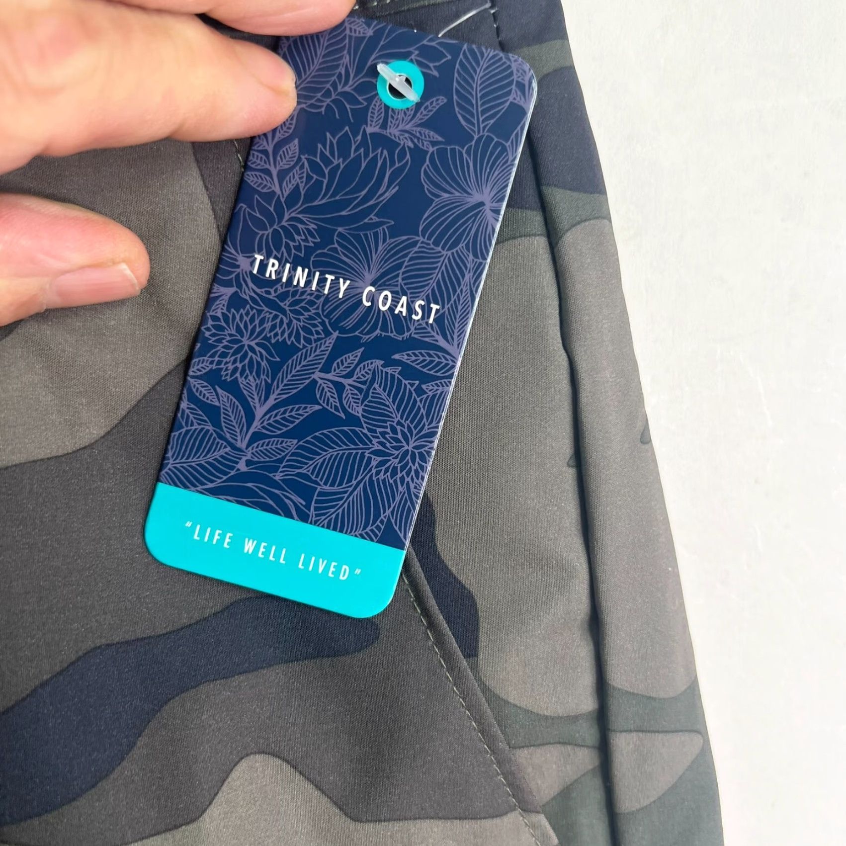 Vintage Trinity Coast Hybrid Camo Shorts Mens Size 40 Green Above Knee Size US 40 / EU 56 - 4 Thumbnail