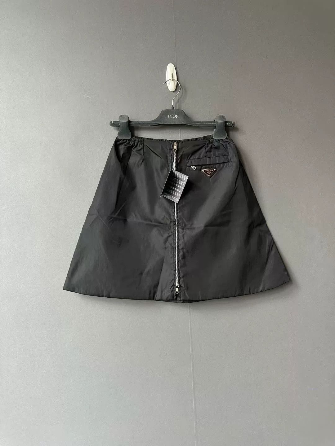 Prada Prada Nylon Zipper Triangle Logo Skirt Size 38" / US 16 / IT 52 - 1 Thumbnail