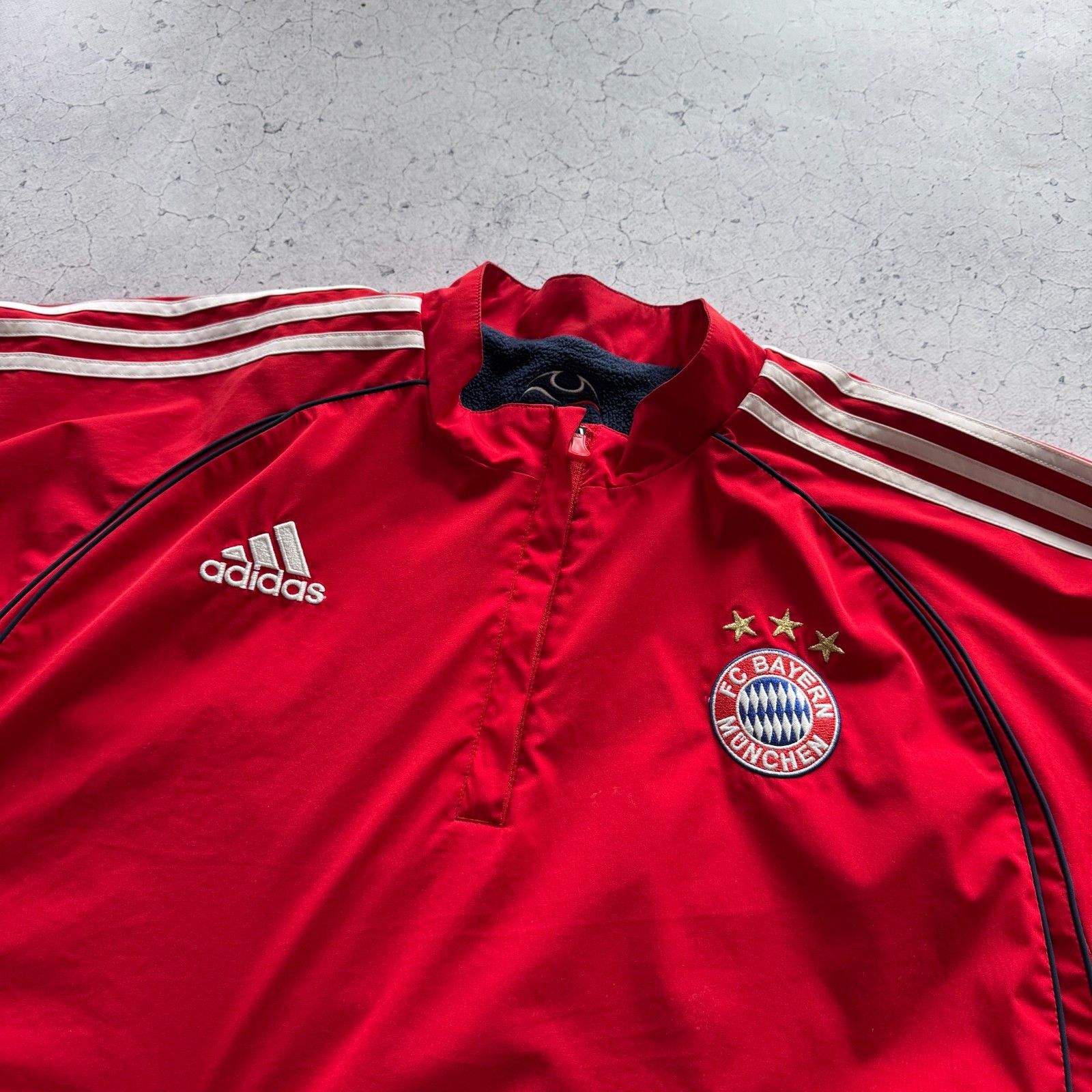 Adidas Vintage Adidas Fc Bayern Munchen Reversible Jacket Soccer Size US L / EU 52-54 / 3 - 16 Thumbnail