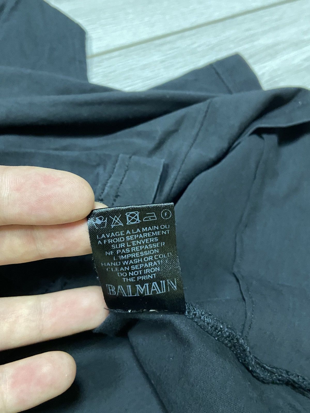 Balmain Balmain big logo sign shirt buttons spell out tear distress Size US S / EU 44-46 / 1 - 9 Thumbnail