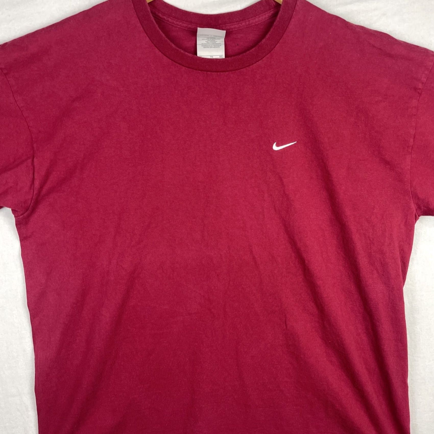 Nike VINTAGE Nike Shirt Mens XL Swoosh Logo Streetwear Adult Y2K Maroon Purple Logo Embroidered Short Sleeve Crew Neck T-Shirt Size US XL / EU 56 / 4 - 2 Thumbnail