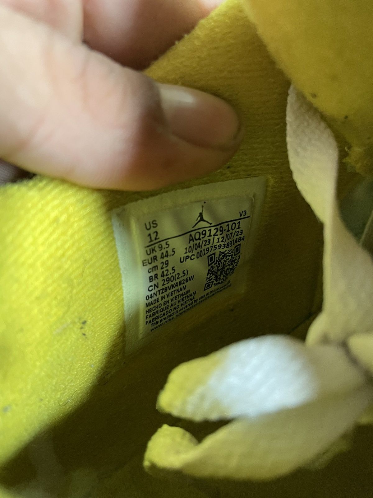 Jordan Brand Jordan 4 Sulfur Size US 10.5 / EU 43-44 - 10 Thumbnail