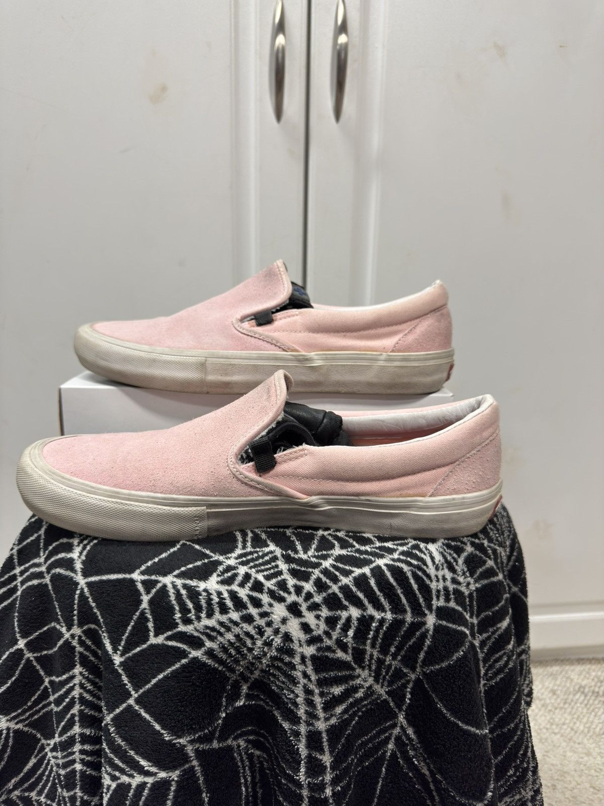 Vans Pastel Pink suede van slip ons Size US 10 / EU 43 - 2 Thumbnail