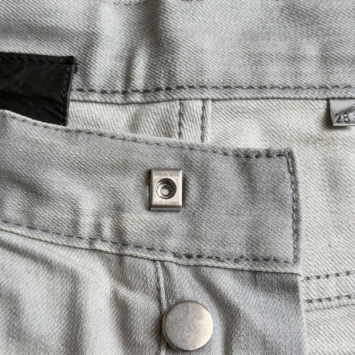 Dior Homme SS2006 Hedi Slimane Light Grey Skinny Denim Jeans Size US 28 / EU 44 - 8 Thumbnail