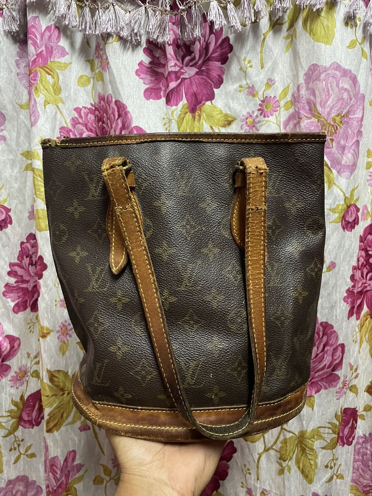 Louis Vuitton Vintage Louis Vuitton Bucket Bag Size ONE SIZE - 1 Thumbnail