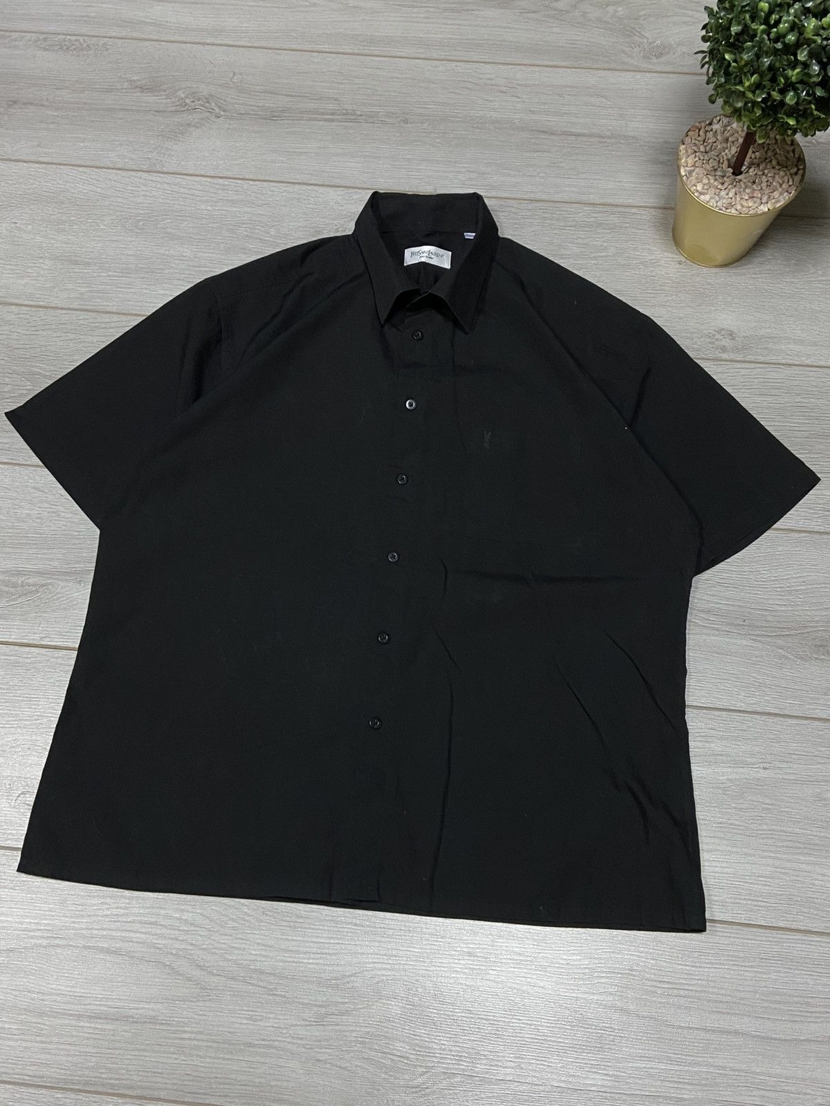 Yves Saint Laurent Yves Saint Laurent buttons shirt Size US M / EU 48-50 / 2 - 5 Thumbnail
