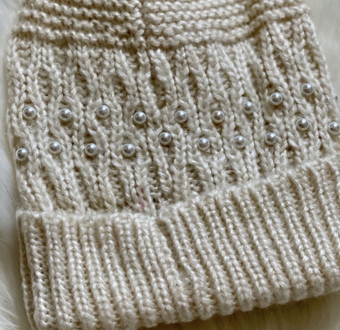 Betsey Johnson BETSEY JOHNSON IVORY PEARL KNIT BEANIE HAT Size ONE SIZE - 5 Thumbnail