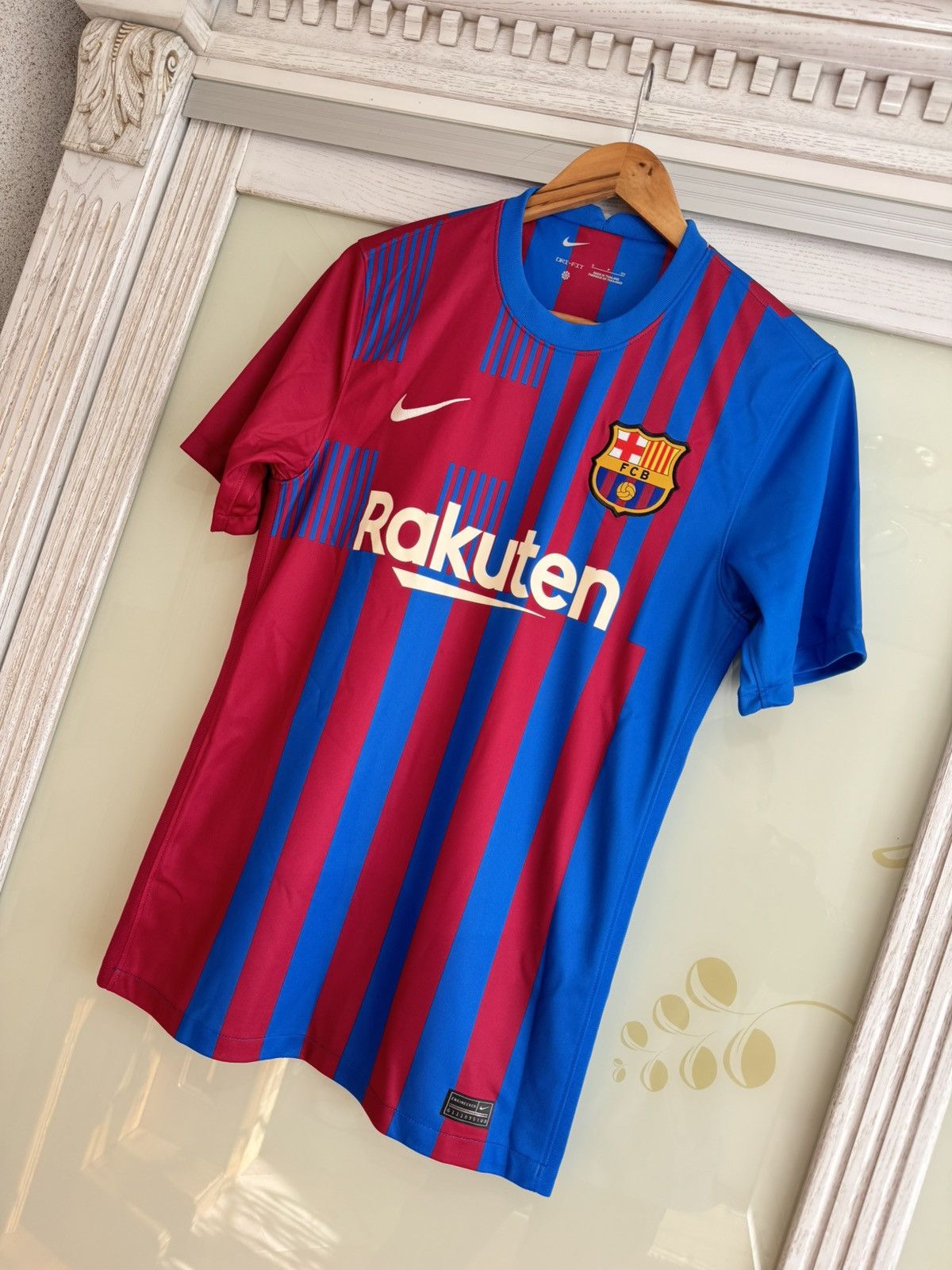 Nike Barcelona 2021-2022 Home Soccer Jersey Football Kit Shirt Size US S / EU 44-46 / 1 - 4 Thumbnail