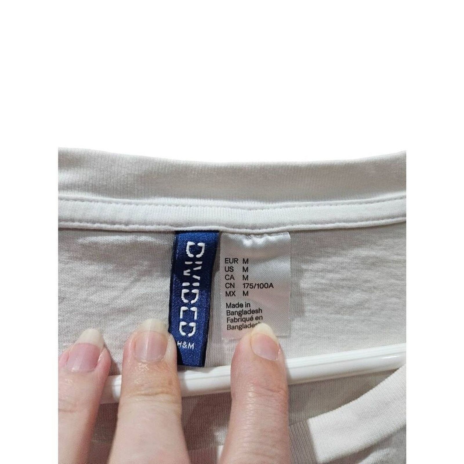 Divided Divided H&M M tee Size US M / EU 48-50 / 2 - 4 Thumbnail