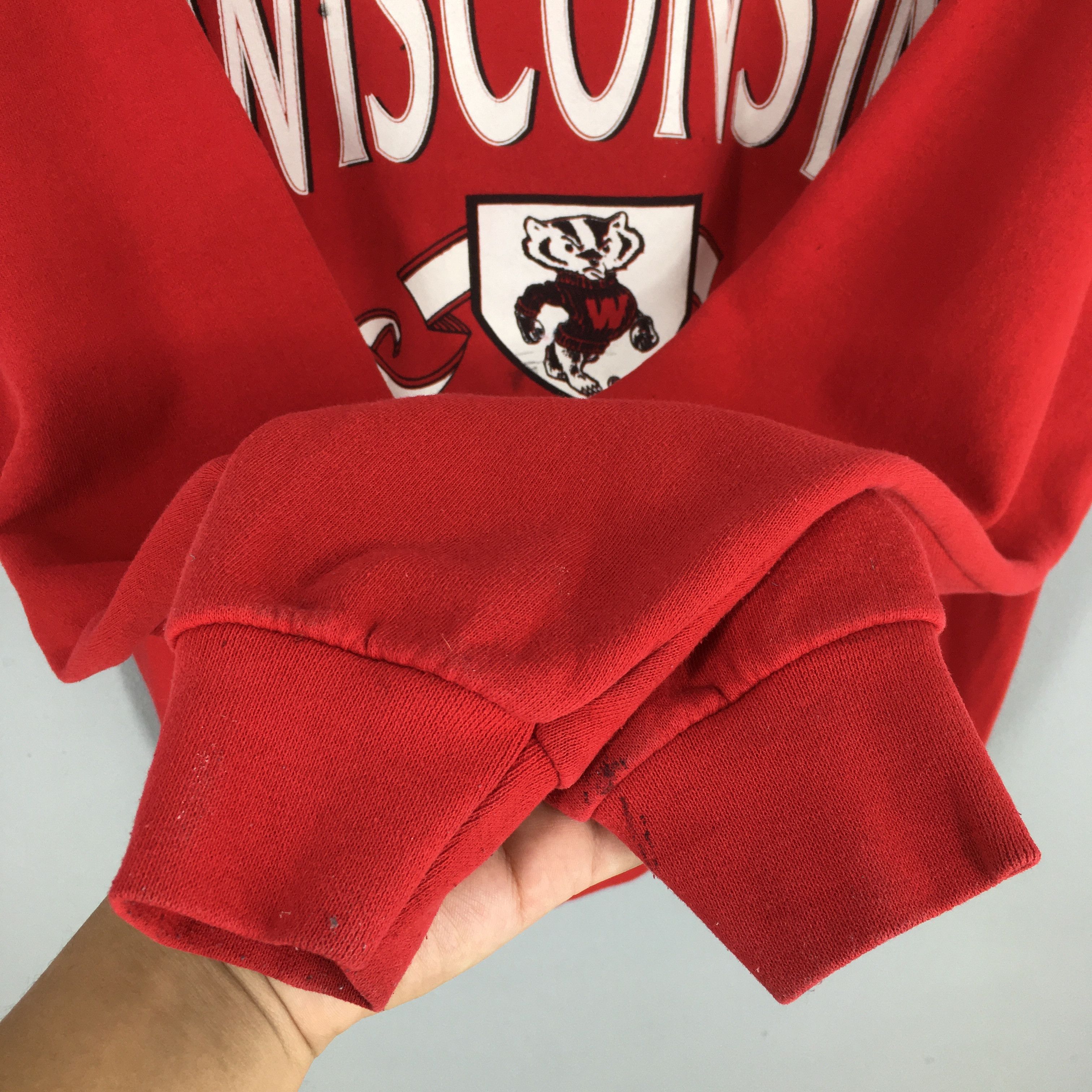 NCAA Vintage Wisconsin Badgers NCAA Red Sweatshirt Large Size US L / EU 52-54 / 3 - 4 Thumbnail