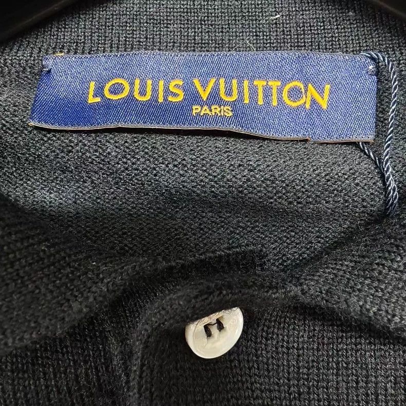 Louis Vuitton Louis Vuitton Peace dove polo sweater Size US XS / EU 42 / 0 - 3 Thumbnail