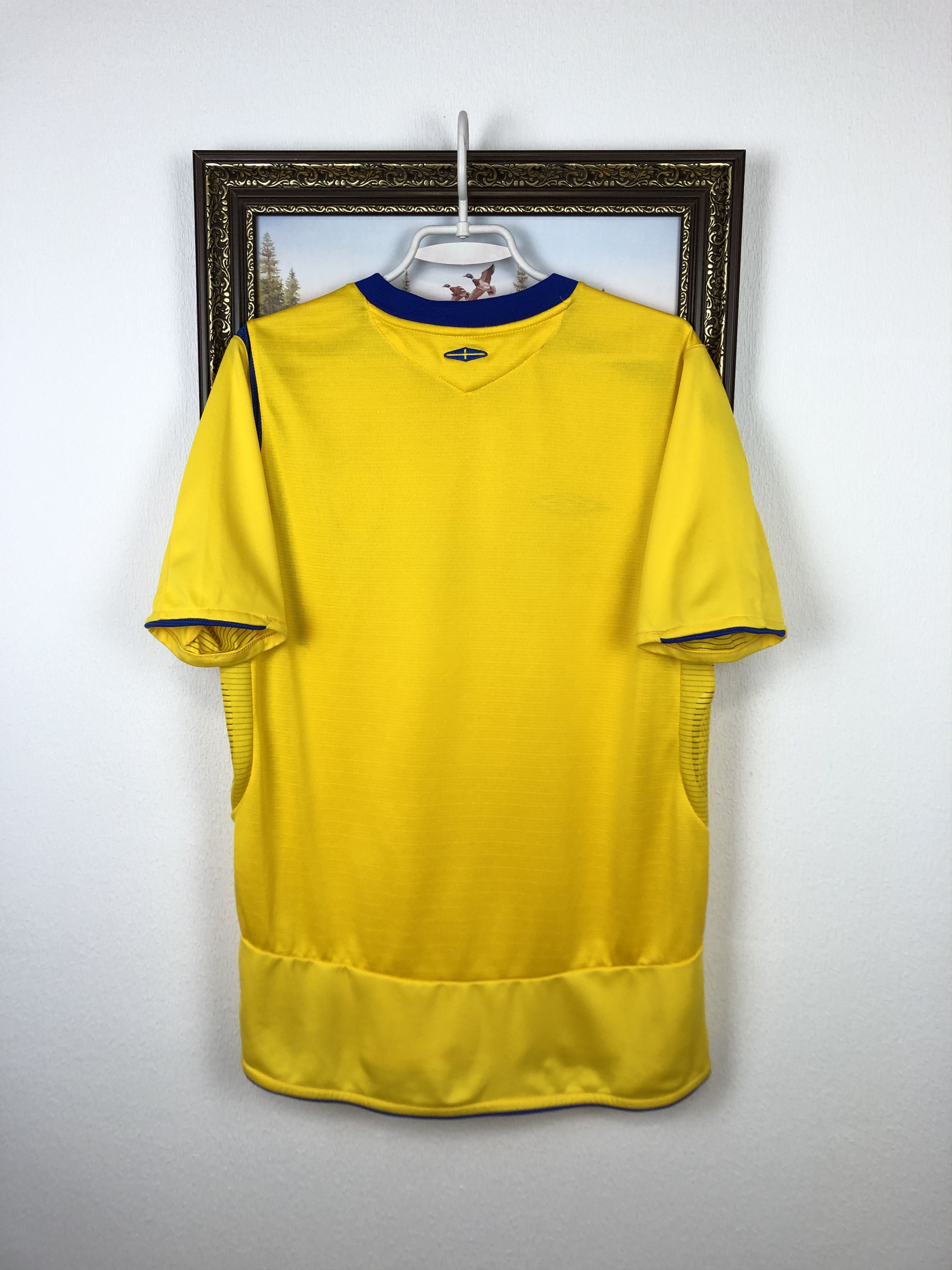 Umbro Sweden football shirt 2005 Soccer Umbro Jersey Tee Hype Size US M / EU 48-50 / 2 - 11 Thumbnail