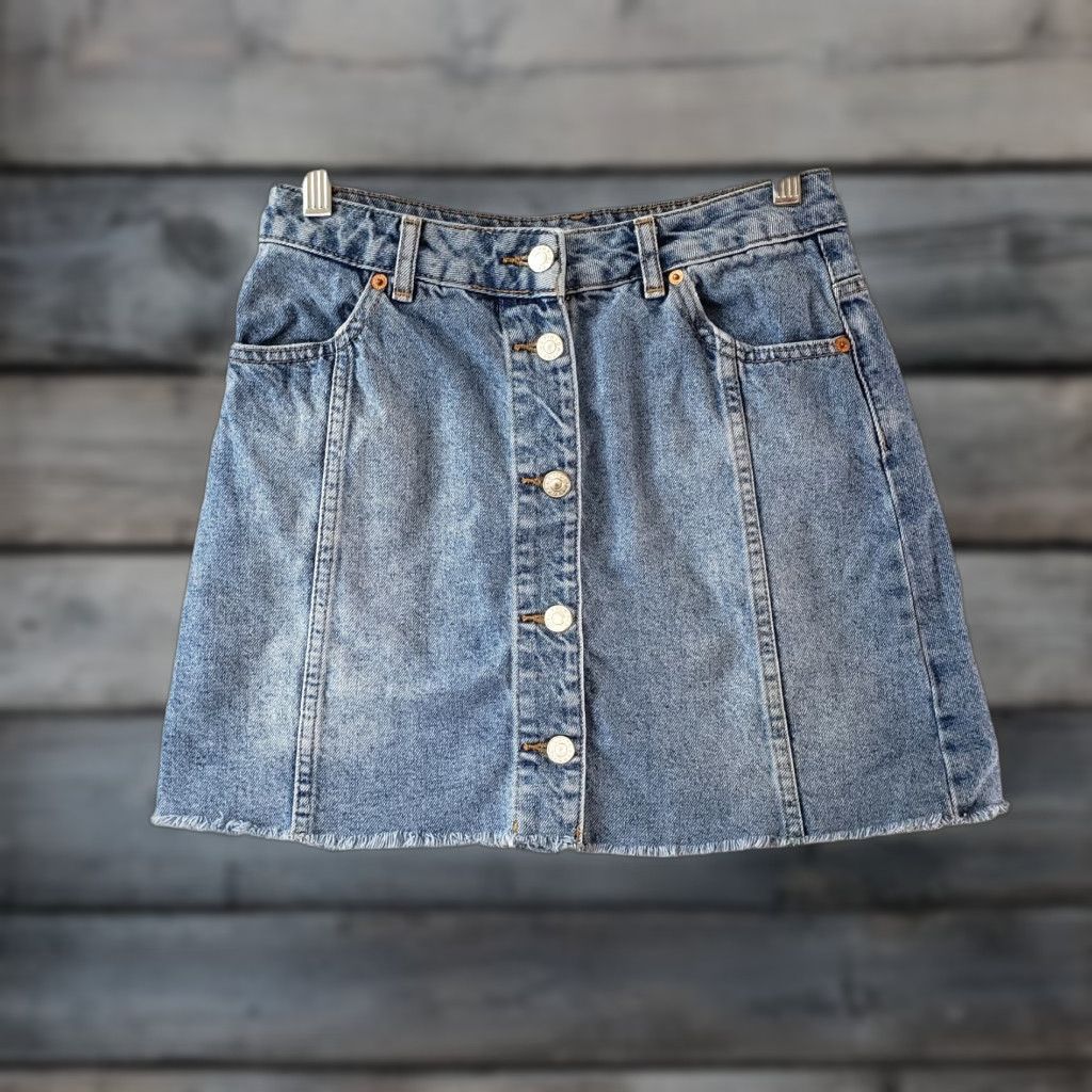 Topshop Topshop Moto Denim Skirt Womens Size 6 Blue Button Front Raw Hem Cotton A-Line Short Night? Size 28" / US 6 / IT 42 - 1 Thumbnail