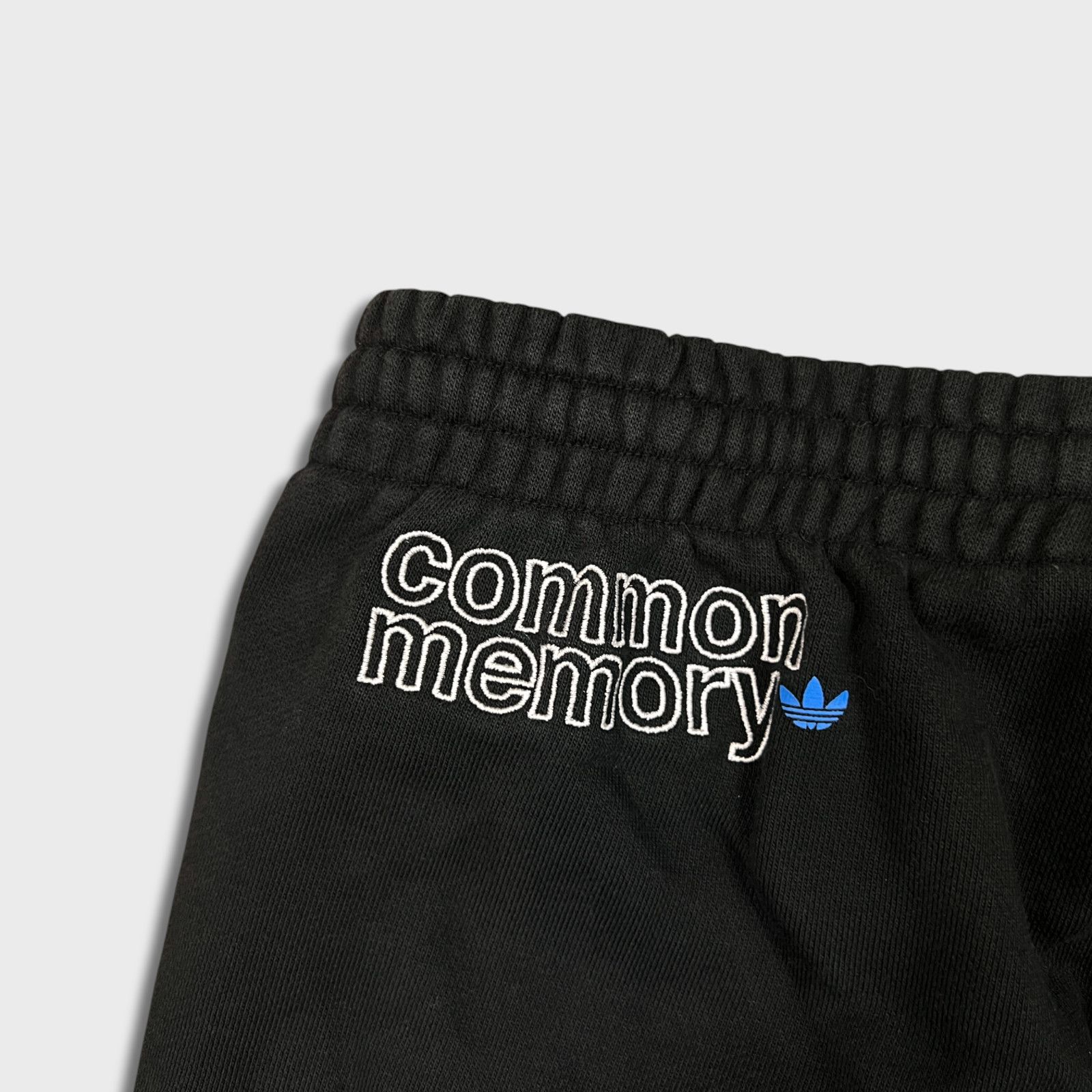 Adidas × Vintage Adidas Originals Sweatpants Medium Common Memory Taper Leg Size US 28 / EU 44 - 8 Thumbnail