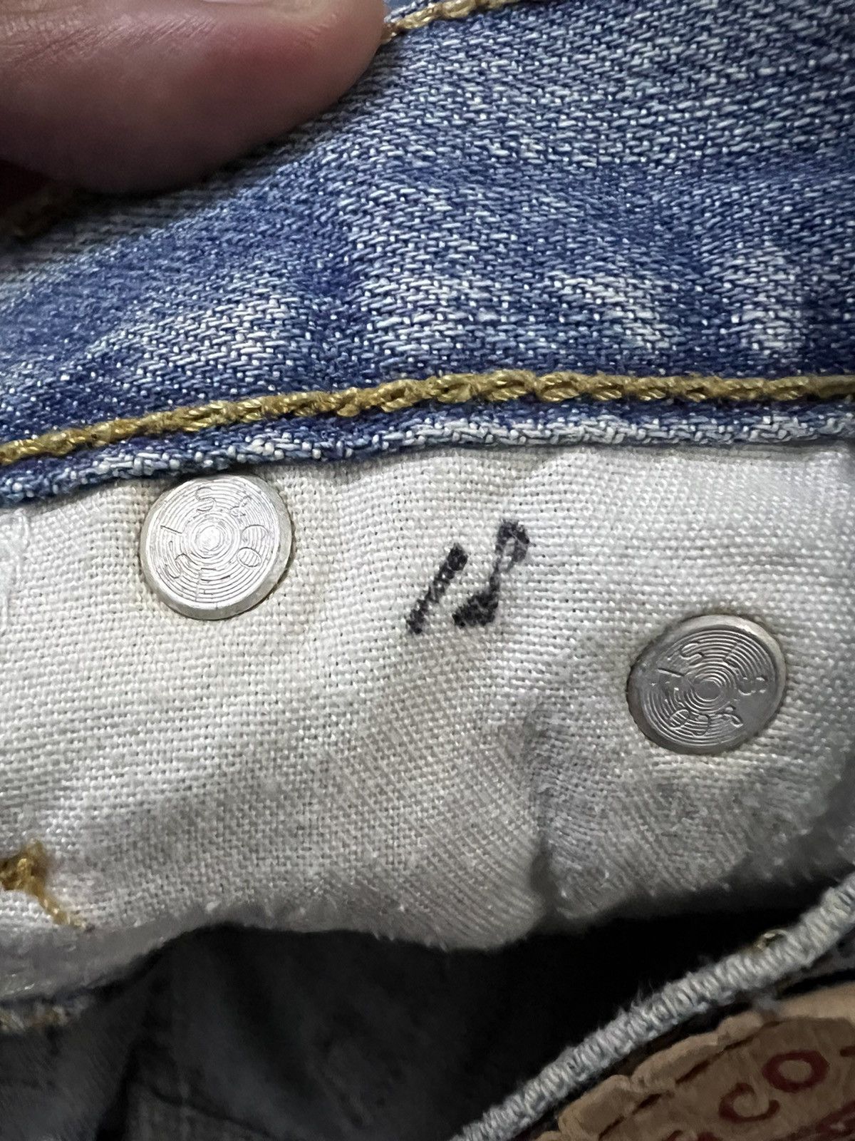 Levi's VINTAGE LEVIS 527 LOW BOOTCUT LIGHT WASH VERY RARE Size US 30 / EU 46 - 12 Thumbnail