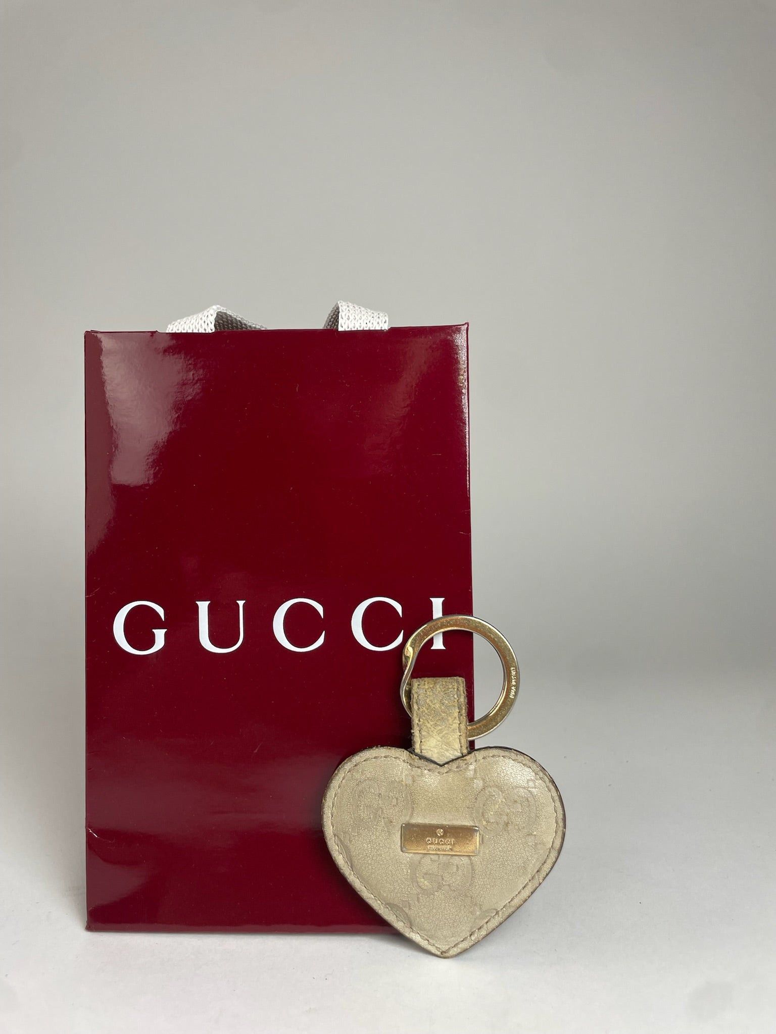 Gucci Vintage Monogram Leather Heart Key Chain Accessoire White Size ONE SIZE - 1 Thumbnail