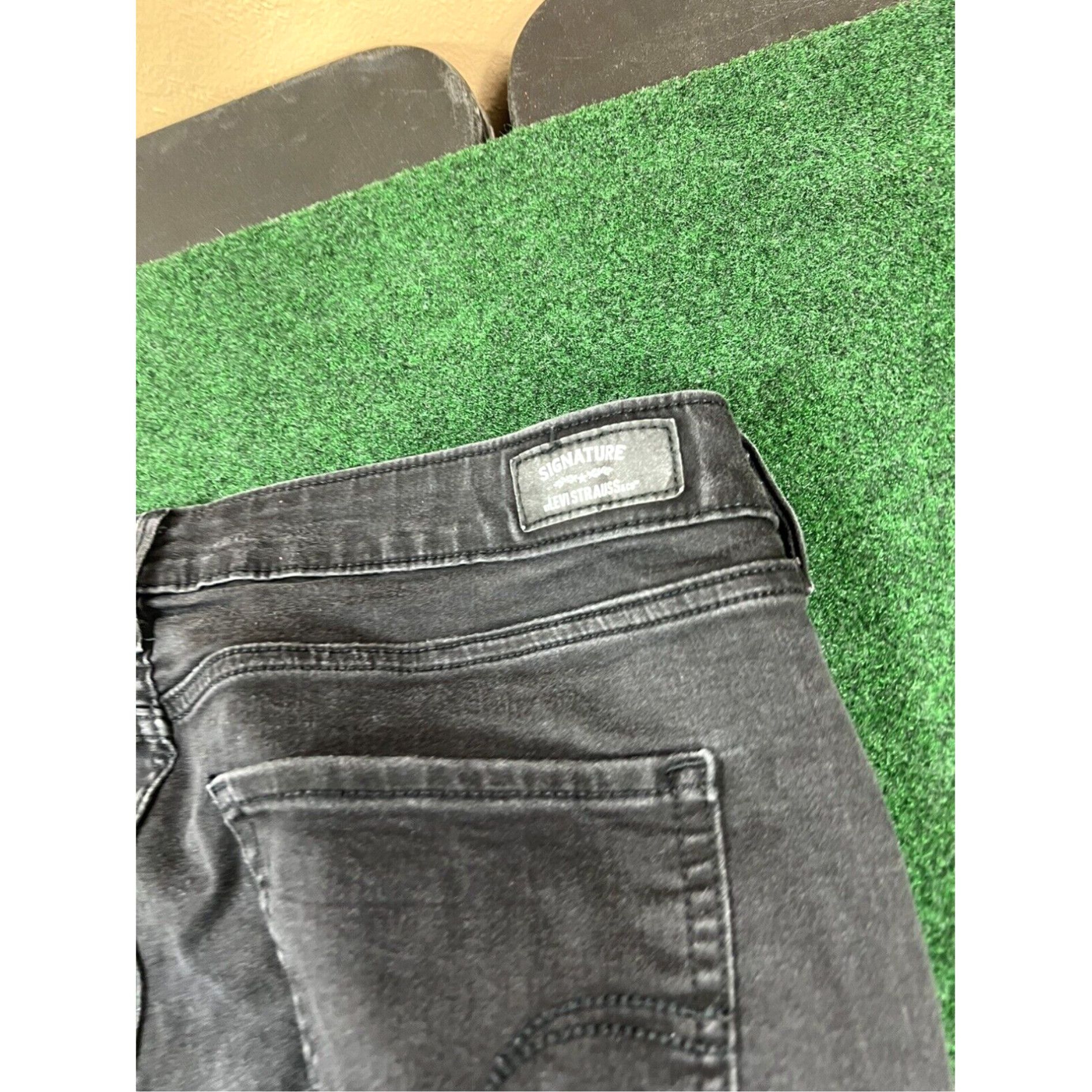 Levi's Signature by Levi's Low Rise Jegging Jeans Women's Plus 22S 36x30 Black Size 40" / US 18 - 3 Thumbnail