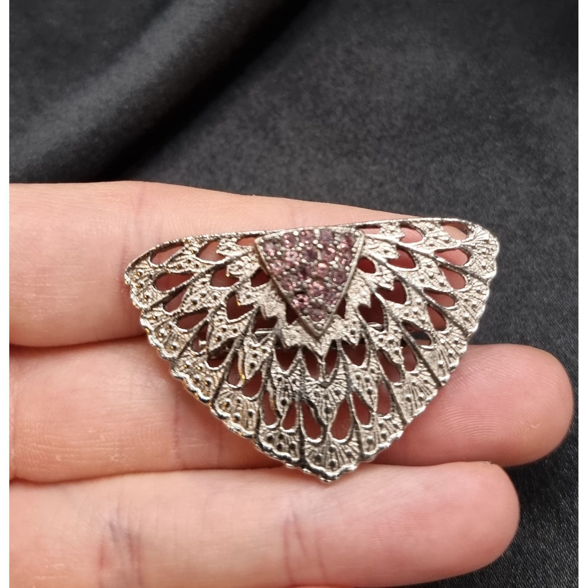 Vintage Vintage 1990's Silver-Tone Fan Brooch With Pink Rhinestones Size ONE SIZE - 5 Thumbnail