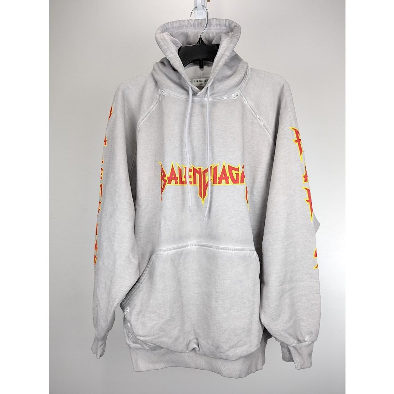 Balenciaga o1rshd1 Q:4 / Logo Printed Hoodie in Dirty White Size US S / EU 44-46 / 1 - 3 Thumbnail