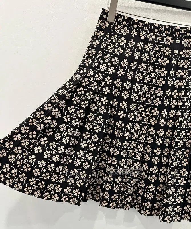Chanel Chanel Pink Silk Midi Skirt . Size 33" - 3 Thumbnail