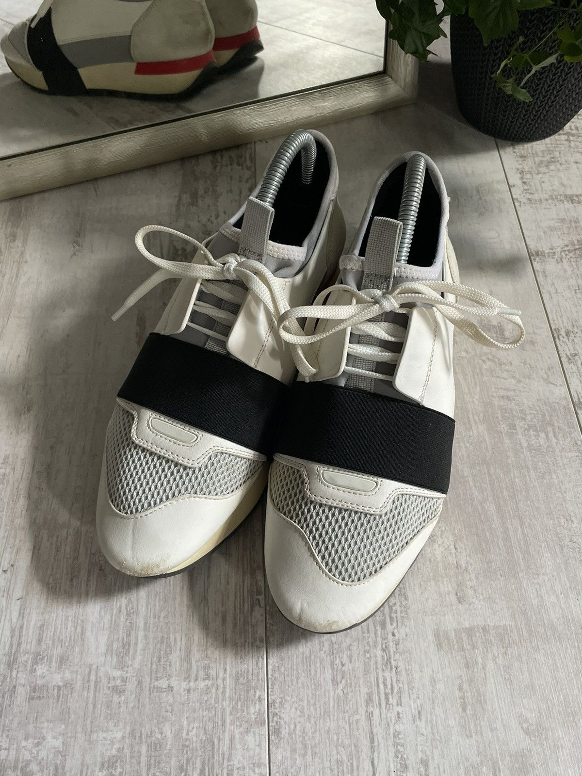 Balenciaga Balenciaga Race Runner Leather Sneakers White Size US 8 / IT 38 - 4 Thumbnail