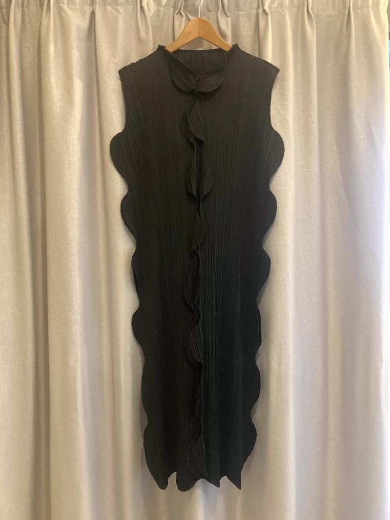Issey Miyake Issey Miyake size:2 black dress Size M / US 6-8 / IT 42-44 - 1 Thumbnail