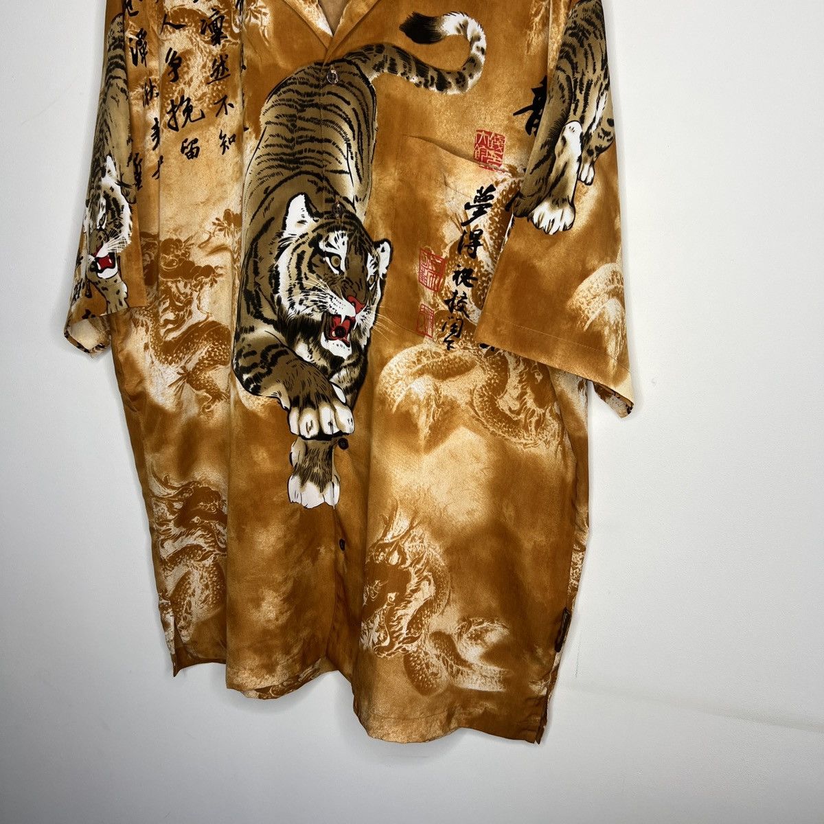 Japanese Brand × Vintage Vintage Japanese Crazy Shirt Tiger Summer Overprint 90s Size US XL / EU 56 / 4 - 2 Thumbnail