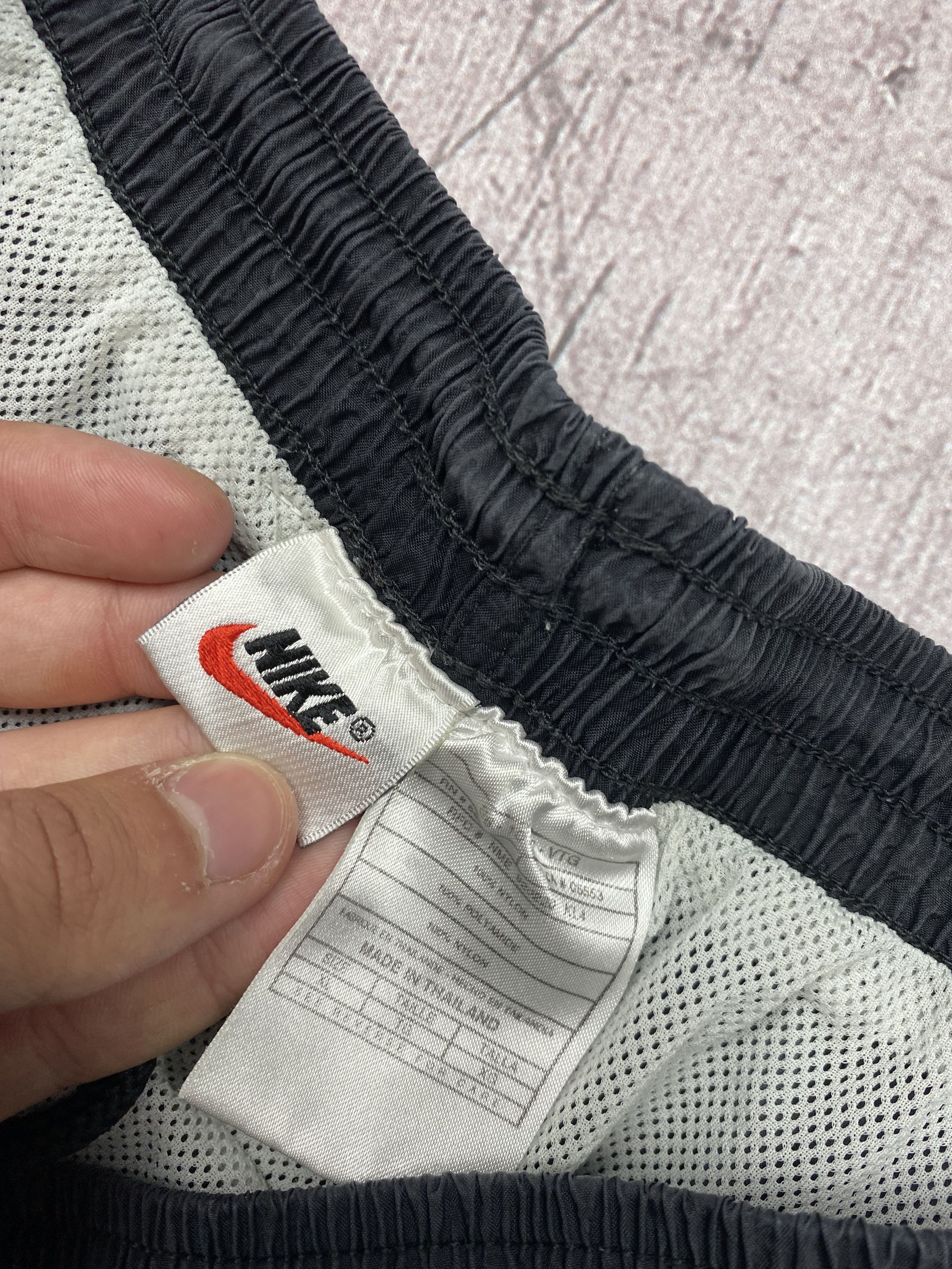 Nike × Vintage Nike 90s vintage nylon shorts Size US 36 / EU 52 - 5 Thumbnail
