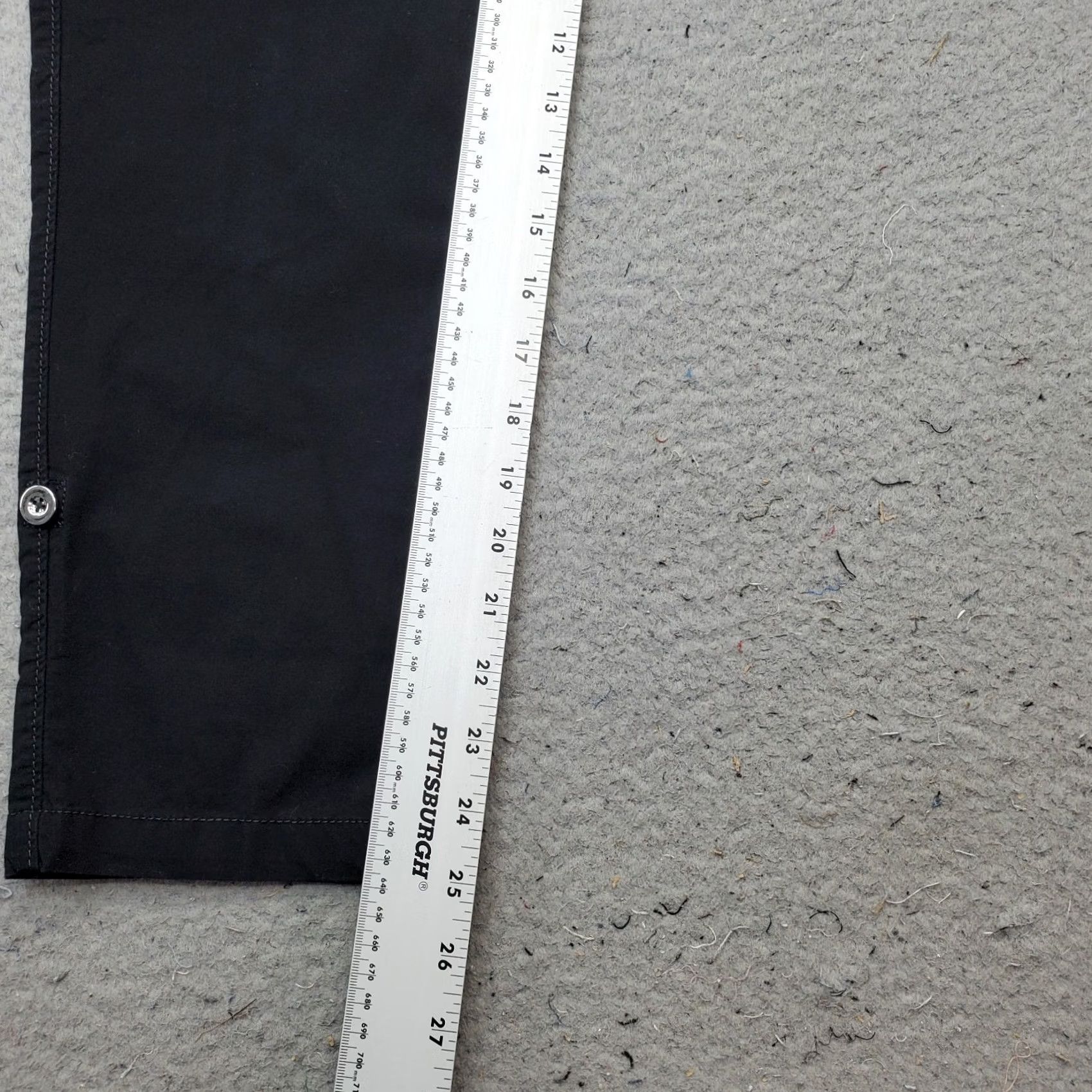White House Black Market White House Black Market Poplin Cargo Crop Pants Womens 4 Black Button Fly Casual Travel Cotton Solid 25" Inseam 33.75" Outseam Mens? Size 27" / US 4 / IT 40 - 4 Thumbnail