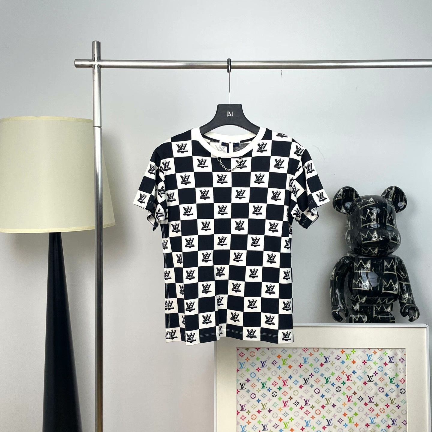 Louis Vuitton Louis Vuitton Retro Black T-Shirt L Women Size L / US 10 / IT 46 - 1 Thumbnail