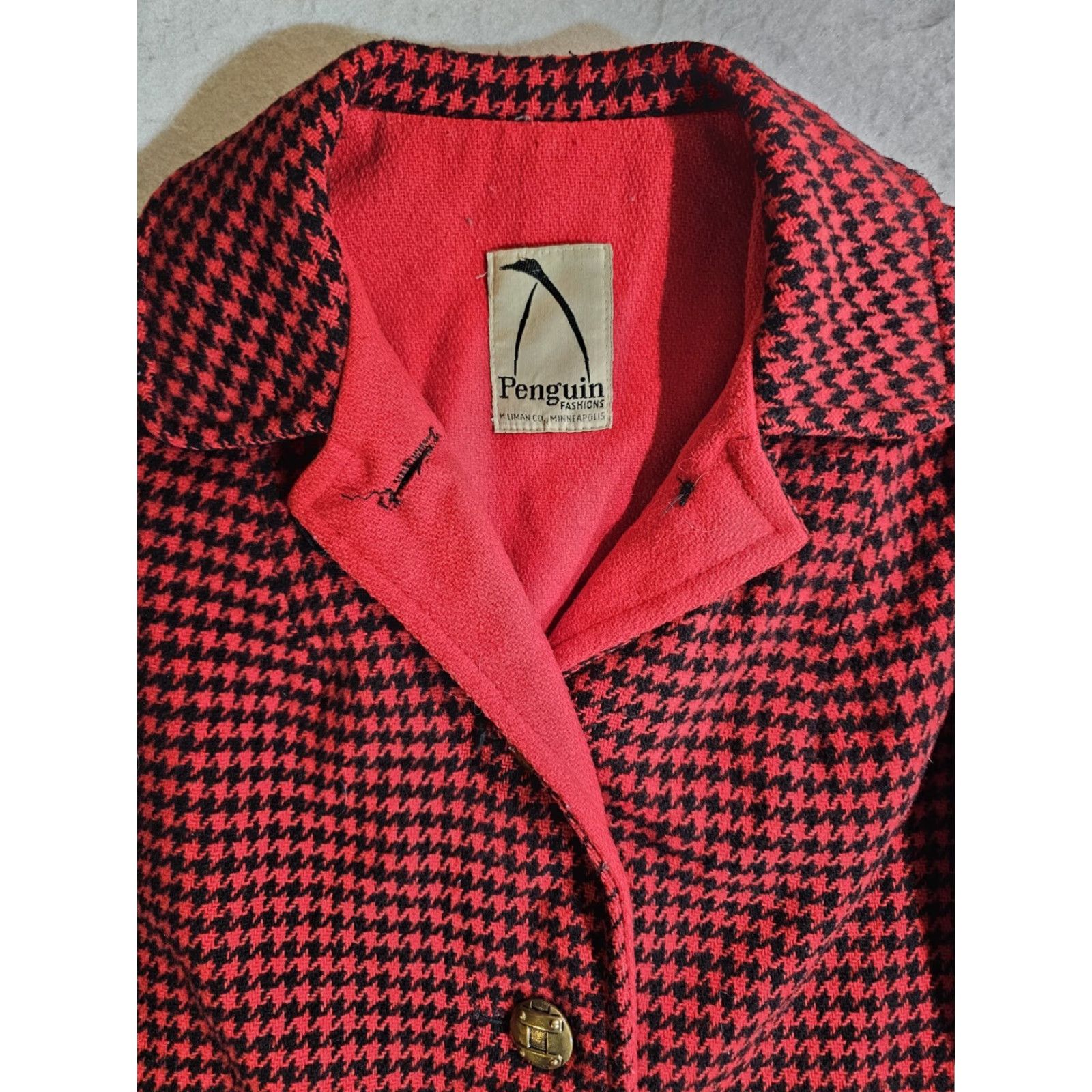 Vintage VINTAGE Penguin FASHION Wool Overcoat Black Red Check Womens Sz 12 Button-Up Coat 60s 1960s Wool Blend Regular Size L/XL Red Plaid Womens Size L / US 10 / IT 46 - 3 Thumbnail